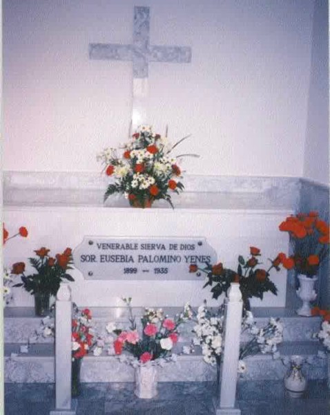 El 14 de Abril de 1983, el cuerpo de Sor Eusebia fue trasladado desde su tumba en el cementerio municipal hasta su colegio, donde reposa con el ttulo de Venerable Sierva de Dios