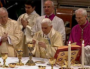 Santa Misa oficiada por Benedicto XVI