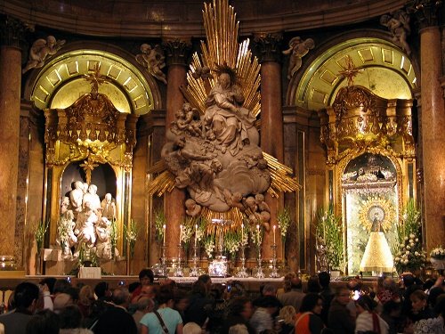 Interior de la Basílica de la Virgen del Pilar